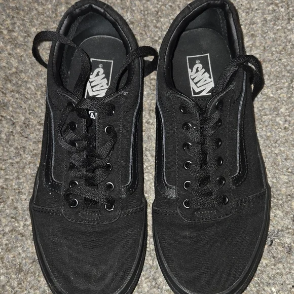 Vans Black Canvas Low-Top Sneakers - Picture 1 of 7